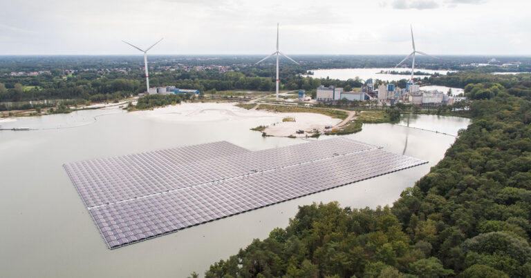 Verankeringssystemen - Verankeringssysteem - Zicht: voltooid drijvend zonnepark