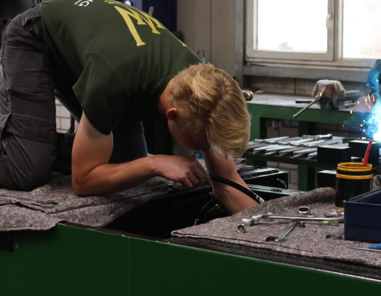 Monteur aan het werk